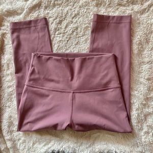 Wunder Under Hi-Rise 1/2 Tight 17”